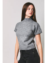 Short Sleeve Knot Cropped Top