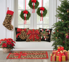 Leopard Present Pillow