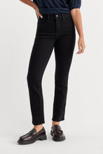 Soft Tech Good Legs Straight Jean