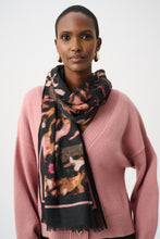 Abstract Pint Fringed Wool Scarf