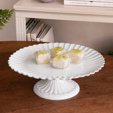 Vida Vienna Pedestal Cake Plate