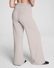 Airessentials Wide Leg Pant
