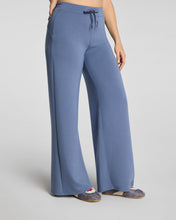 Airessentials Wide Leg Pant
