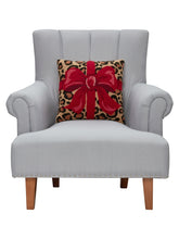 Leopard Present Pillow