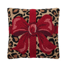 Leopard Present Pillow