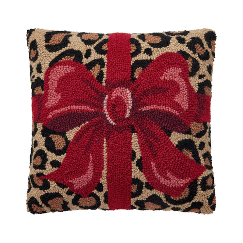 Leopard Present Pillow