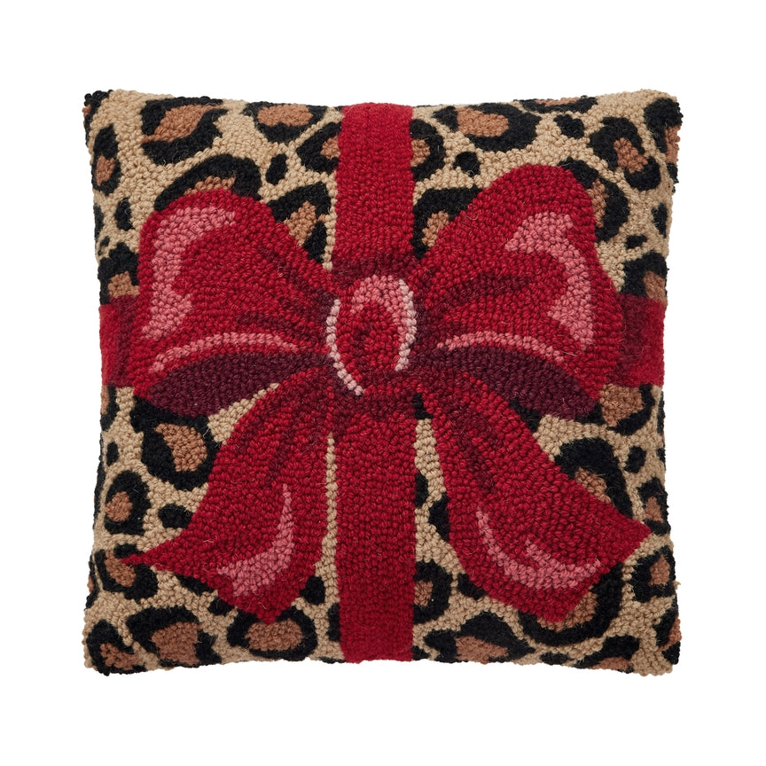Leopard Present Pillow