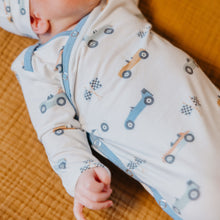 Speedster Newborn Knotted Gown