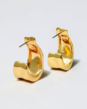 MOLTEN GOLD RIBBON HOOP EARRING