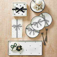 Black Bow Napkins in Ceramic Tray