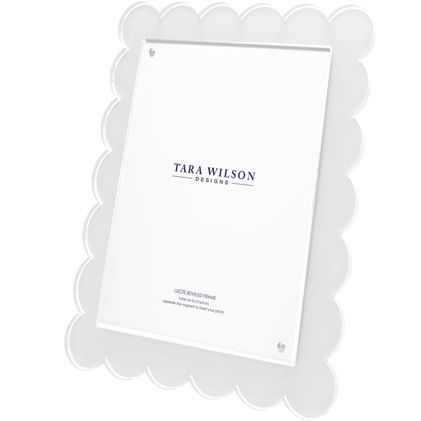 White Scallop 8x10 Frame