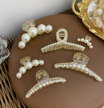 Pearl Loop Hair Clip