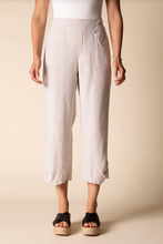 Linen Solid Pleat Button Capri
