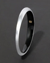 TAPERED SILVER BANGLE BRACELET