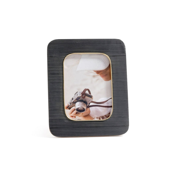 Black Resin Ribbed 5x7 Frame