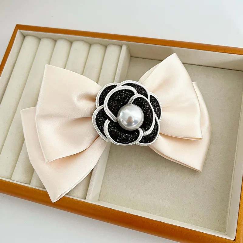Ivory Flower Pearl Hair Clip