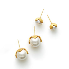 Penelope Pearl Gold Stud-Small