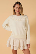 Round Neck Flower Embroidered Sweater