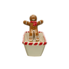 CRACKER DISH W/CANDY CANE EDGE AND GINGERBREAD MAN