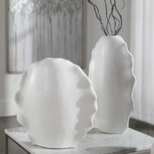 RUFFLED FEATHER VASE-SMALL