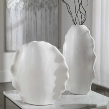 RUFFLED FEATHER VASE- LARGE