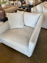 JOLI KNIFE EDGE CHAIR 1/2