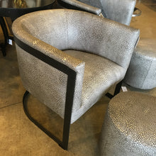 ZOLA LEATHER CHAIR