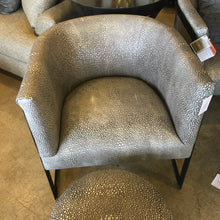 ZOLA LEATHER CHAIR