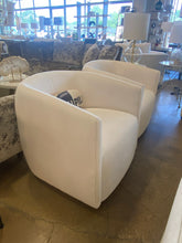 RAVELLO OUTDOOR SWIVEL CHAIR