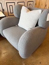 PABLO SWIVEL CHAIR