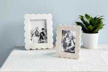 SCALLOPED MARBLE 5X7 FRAME