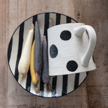 LINEN TEXTURE STONEWARE MUG