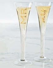 MR AND MRS CHAMPAGNE GLASS SET