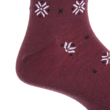 BURGUNDY W/WHITE SNOWFLAKE MC SOCK